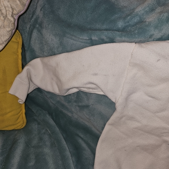 Forever 21 Kids White Sweater with Blue Care Bear Design Grumpy Bear - Picture 8 of 14